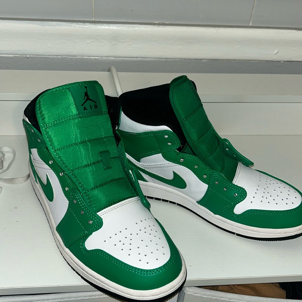 Air Jordan 1 Mid